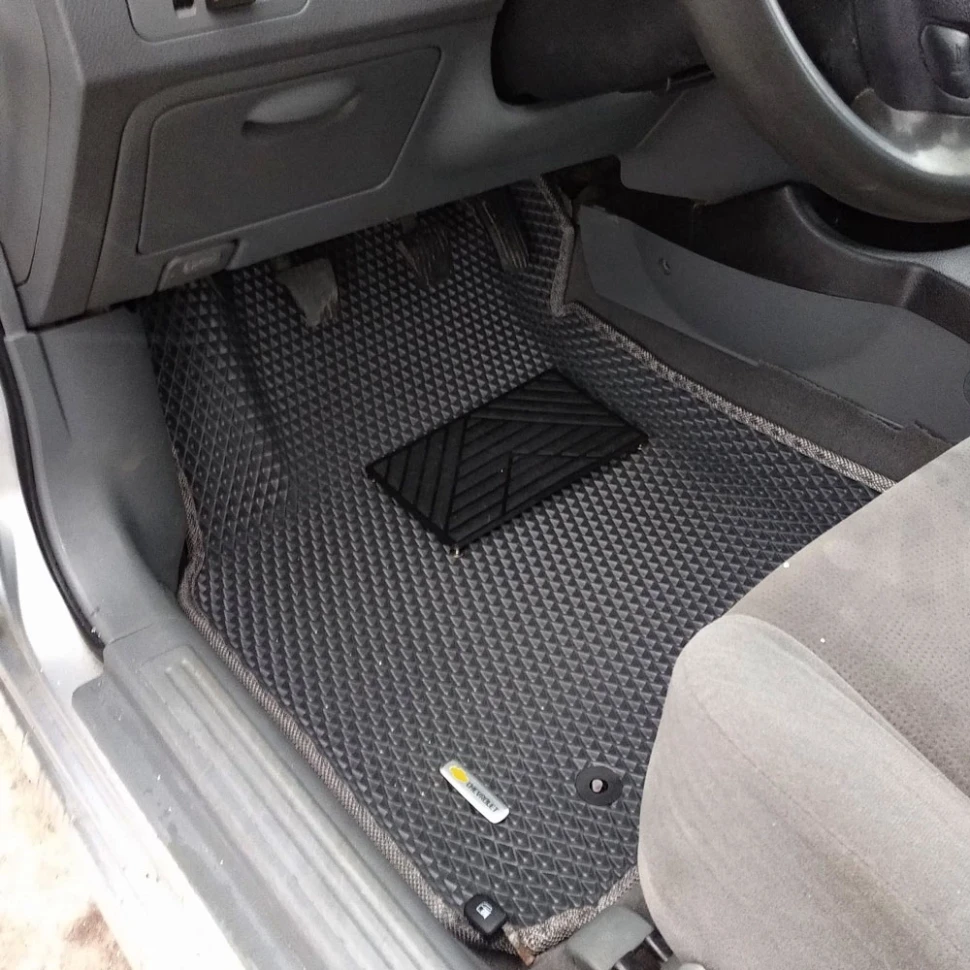 Почему украинцы все чаще выбирают EVA коврики для Skoda Octavia